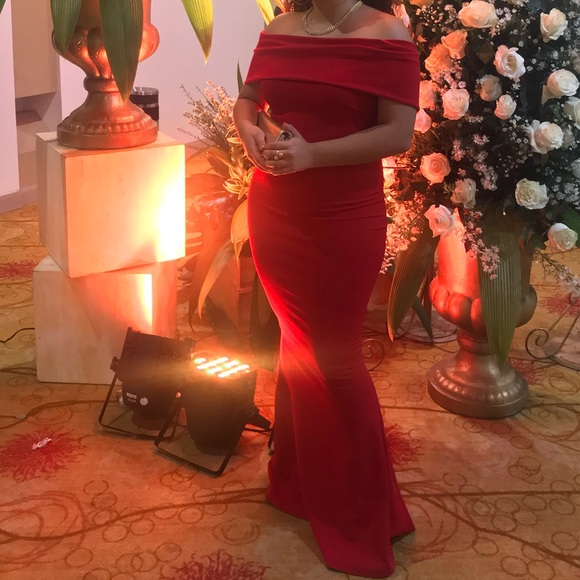 FASHION NOVA : penthouse long red dress. Used once - Picture 2 of 2